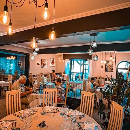 夏雷蒙特古酒店 酒店 3*