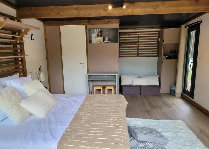 夏雷蒙特古酒店 3*